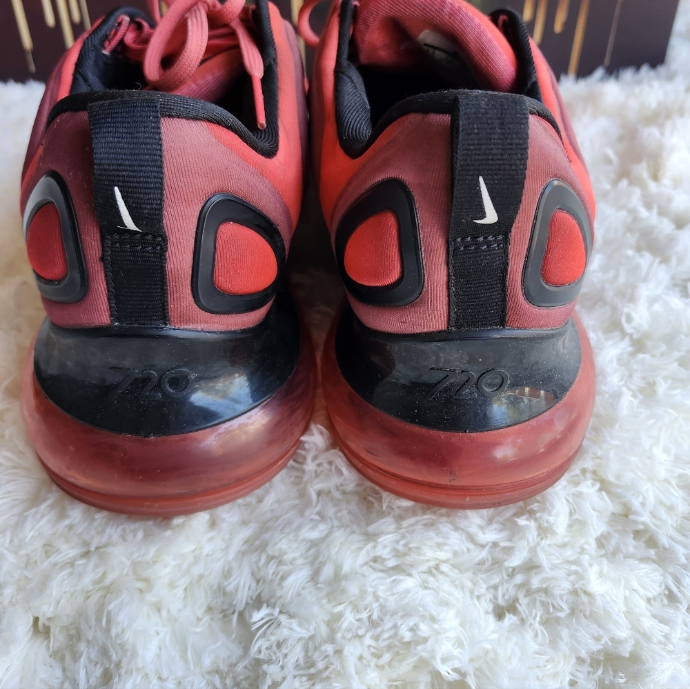 Nike 720 Red and Black Sneakers - Picture 3 of 7